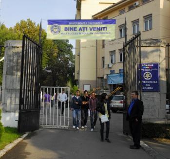 Ziua României se celebrează la Universitate prin "îmbrăcarea" unui nou Doctor Honoris Causa